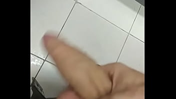 Preview 4 of Porn Indo Hijab Hot - punheta no banheiro