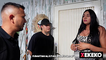 Preview 1 of Desi Chut Xxx - Latina embarazada se descuida y la vuelven a pre&ntilde_ar con creampie