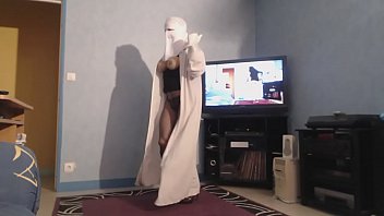 Preview 2 of Oanema Hotel Sex - gros cul gros seins de musulmane voil&eacute_e