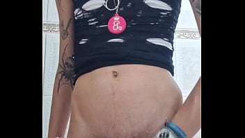 Preview 1 of Cecile Bois - novinha trans batendo punheta e gozando na m&atilde_o batcat