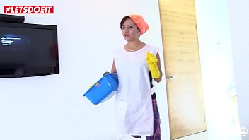 Preview 1 of Qgejikgd - MAMACITAZ - #Rosa Roca - Latina Cleaning Lady Drilled Hard In POV Sex With Client