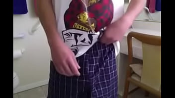 Preview 1 of Auf Hschen Gespritzt - Punheta com camisinha