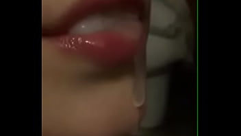 Preview 1 of Twu Gelr - SLOW COMSHOT FROM MOUTH