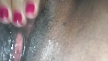Preview 1 of Valeria Rios - Minha bucetinha toda molhada,  doida pra gozar.