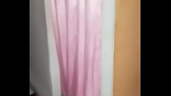 Preview 1 of Flashing Sitting Upskirt Mature - Festejando su cumplea&ntilde_os
