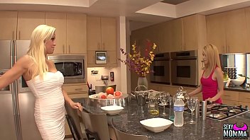 Preview 1 of 3x Hd Move - SEXYMOMMA - 18yo lesbian Mae Olsen fingering stepmom oral