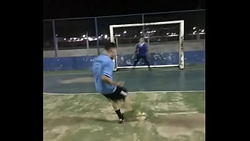 Preview 3 of School Gril Malaysia - Garoto branco fudendo goleiro