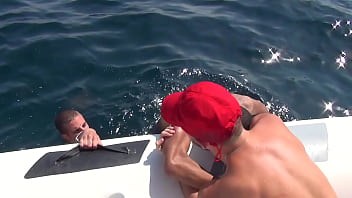 Preview 2 of Real Pron Vedeio - Duo de gorges profondes et de culs dilat&eacute_s pour une teub XXL | Lifeguard [Extrait]