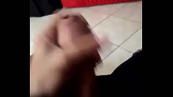 Preview 2 of Nude Twerking Butt - Novinho gostoso de BH se masturbando