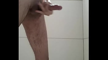 Preview 1 of Seal Peckcom - Novinho virgem batendo punheta