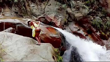 Preview 2 of Dr T P Dhor - Liyan se masturba en una gran cascada