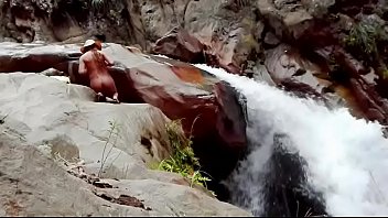 Preview 3 of Dr T P Dhor - Liyan se masturba en una gran cascada