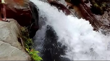 Preview 1 of Dr T P Dhor - Liyan se masturba en una gran cascada