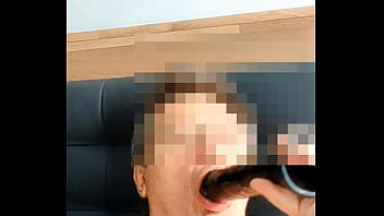 Preview 3 of In Der Wg Dusche - Je joue avec mes deux godes
