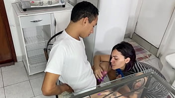 Preview 2 of Indonesia Bebe - Foda na cozinha