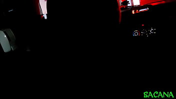 Preview 2 of Tamil Mom Hot Son - Escondeu o garoto dentro do porta malas do carro!