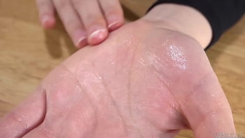 Preview 2 of Yaga Teen - Wet　hand　fetish