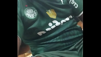 Preview 2 of Shraddha Kapoor Fuck Video - Voltando pra casa depois do futebol com os colegas do trampo,  bateu um tes&atilde_o no ponto de &ocirc_nibus lembrando daqueles machos de bermuda sem camisa