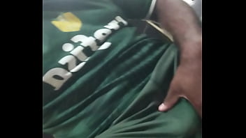 Preview 3 of Shraddha Kapoor Fuck Video - Voltando pra casa depois do futebol com os colegas do trampo,  bateu um tes&atilde_o no ponto de &ocirc_nibus lembrando daqueles machos de bermuda sem camisa