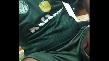 Preview 4 of Shraddha Kapoor Fuck Video - Voltando pra casa depois do futebol com os colegas do trampo,  bateu um tes&atilde_o no ponto de &ocirc_nibus lembrando daqueles machos de bermuda sem camisa