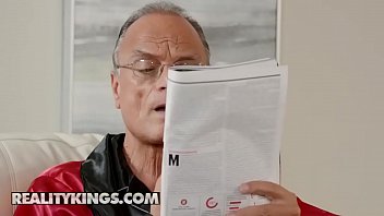 Preview 1 of Goldie Baby Porn Videos - Moms Bang Teens - (Nicolette Shea,  Natalie Brooks,  Ricky Spanish) - Gold Digger Duel - Reality Kings