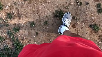 Preview 1 of Acters Tubecom - Polla en el campo escondida queriendo salir