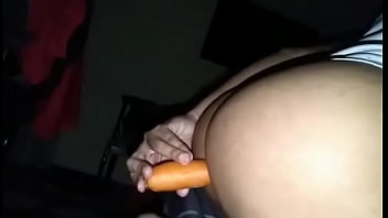 Preview 3 of Birth Videos - Travesti de closeth Viana Michelle con zanahoria en el culo