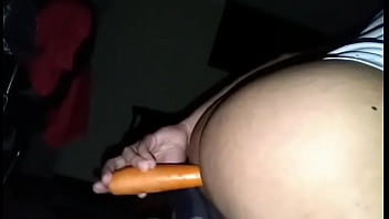 Preview 4 of Birth Videos - Travesti de closeth Viana Michelle con zanahoria en el culo