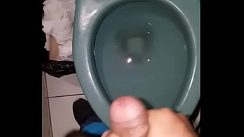 Preview 4 of Jens Ass - Eyaculando en el ba&ntilde_o