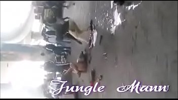 Preview 2 of Buss Sleep - African woman show ass and pussy in crowd