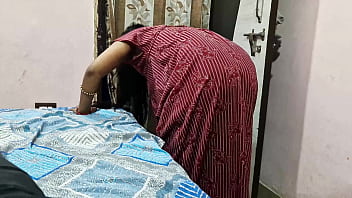 Preview 1 of Porn Xx Bp Com - गांड दिखा के सफाई कर रही नौकरानी पिंकी को धकापेल चोदा