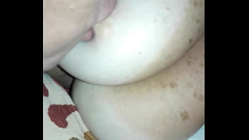 Preview 1 of Super Pattie - CHUPANDO TETONES