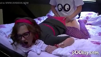 Preview 3 of Hot19 Com - vagina gigante essa morena de calcinha vermelha rebola de quatro