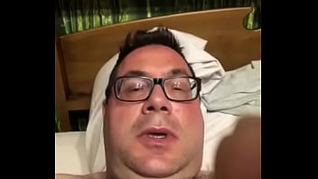 Preview 1 of Wife Tub Club Story - V&iacute_deo de verificaci&oacute_n