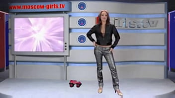 Preview 1 of Teen Little Girl Hardcore - Russian Moskow girl TV Alena Schwul / Spa&szlig_