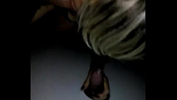 Preview 1 of Adriana Reallifecam Masturbating - Esposa &Aacute_ghata Lokona na cabinne do Inner chupando pau do marido junto com outro macho