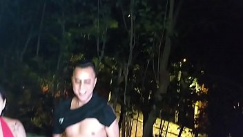 Preview 1 of Memek Mulus Keluar Lendir - Fazendo a alegria da galera na rua,  fodendo com desconhecidos na pra&ccedil_a em SP! (Toda Hora Sem Parar)