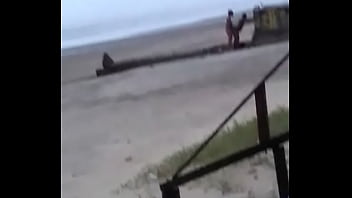 Preview 2 of Full Hd Dino Sex - CASAL GAY TRANSANDO NA PRAIA DE MONGAGUA