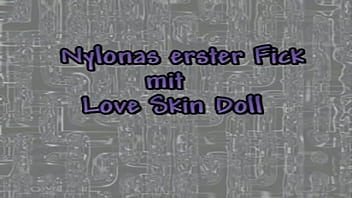 Preview 1 of Nu In Nu - DWT Nylona und Love Skin Doll Schwul / Sex