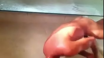 Preview 2 of Xxx Cac - gostoso batendo uma bronha no chuveiro