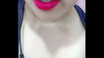 Preview 1 of Can Xxxxxx - Suruchi Introducing herself &amp_ showing off her sexy cleavage &amp_ Big boobs