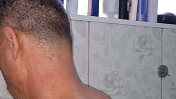 Preview 3 of Pornhut Com - NOITE DE MUITA CHUVA,  CHEGUEI TODO MOLHADO E O PORTEIRO SUBIU NO MEU AP PARA ME AJUDAR,  TIREI A ROUPA NA FRENTE DELE E TUDO COME&Ccedil_OU ALI- FULL SHEER.COM