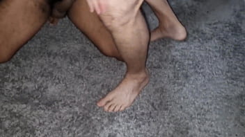 Preview 1 of Pornhut Com - NOITE DE MUITA CHUVA,  CHEGUEI TODO MOLHADO E O PORTEIRO SUBIU NO MEU AP PARA ME AJUDAR,  TIREI A ROUPA NA FRENTE DELE E TUDO COME&Ccedil_OU ALI- FULL SHEER.COM
