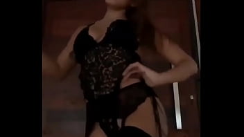 Preview 1 of Wild Jhonny Sins - Anitta com fantasia de tiazinha no carnaval