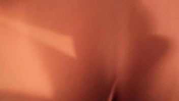 Preview 4 of In Theater - Fudendo a Cris gostosa d.
