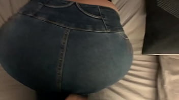Preview 3 of Defloreton In - Me vengo en el pantal&oacute_n de mi esposa con tremendo culo