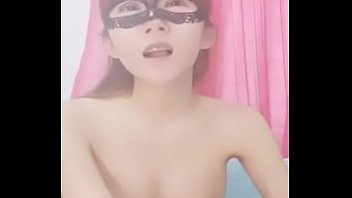 Preview 4 of Xxxn Sexx Indonesia - 漂亮美乳惹火小野猫玩牛奶湿身 找弯屌炮友求刺激玩性爱秀 无套后入快速抽插 最后口爆射嘴里