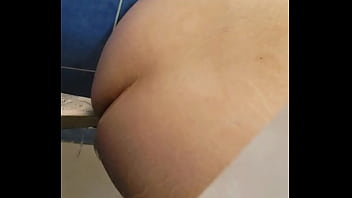 Preview 4 of Orgasm Female Talk - A Pamela le gusta tomar una rica ducha / Pamela likes to take hot showers