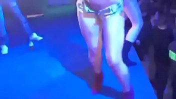 Preview 1 of Lesbian Nampa Japanese - 2 mujeres super sexys bailando disco
