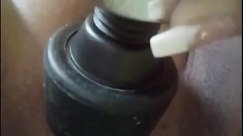 Preview 2 of Fuck Sex Family - chica con percing en la vagina usando consolador para masturbarse